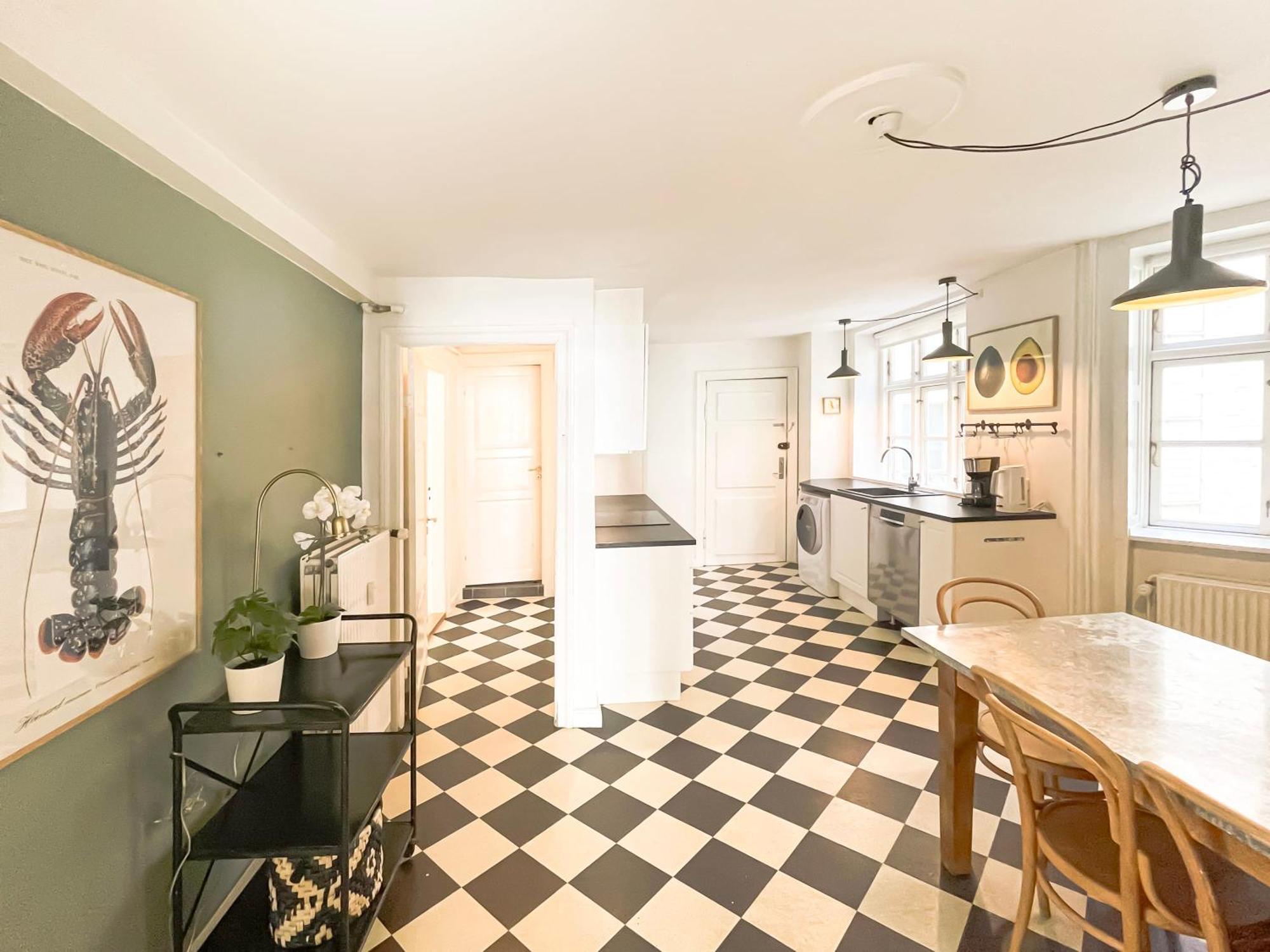 Large Apartment With 4 Bedrooms In København Eksteriør billede